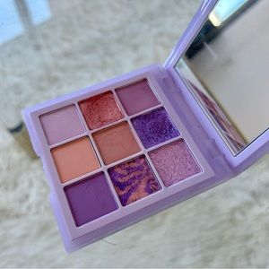 HUDA BEAUTY Pastel Lilac Eyeshadow Palette